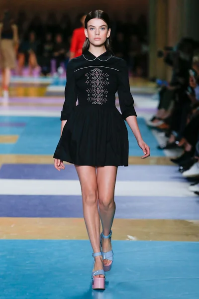 Look 4